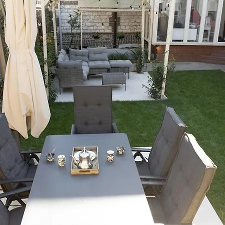 Garden Holiday home